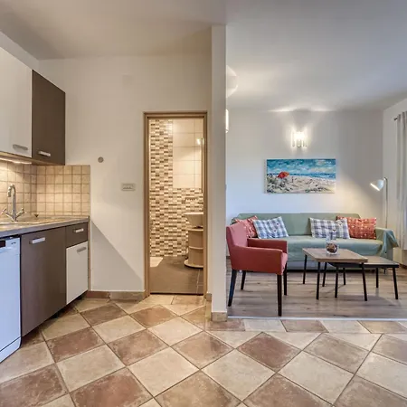 Urdih-2 By Interhome Appartamento Malinska